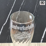 Männerhandtasche mit Weizenglas